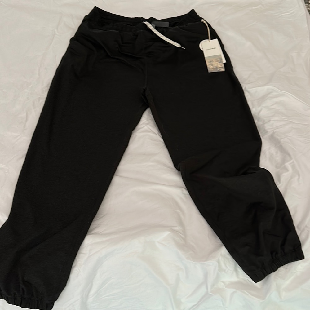 Vuori joggers NEW sz L